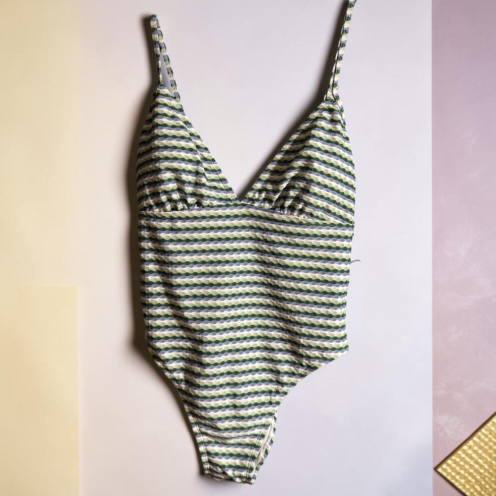 Shade & Shore NWT Textured Stripe One Piece Swimsuit HIgh Leg Cheeky Medium